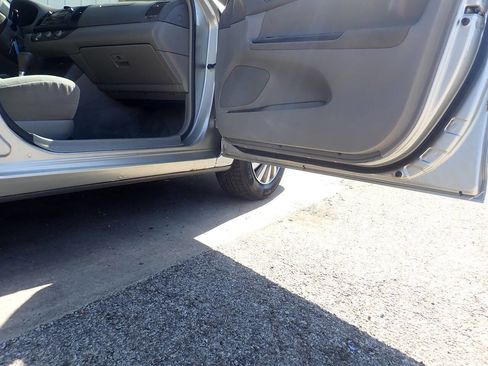 Used 2005 Toyota Camry SE image 24