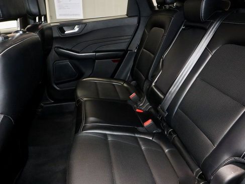 Certified 2024 Ford Escape Platinum image 24