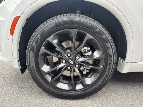 Used 2025 Dodge Durango GT AWD/4WD image 11
