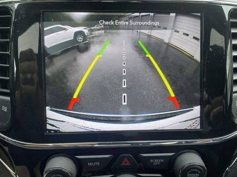 Used 2021 Jeep Grand Cherokee Limited AWD/4WD image 31