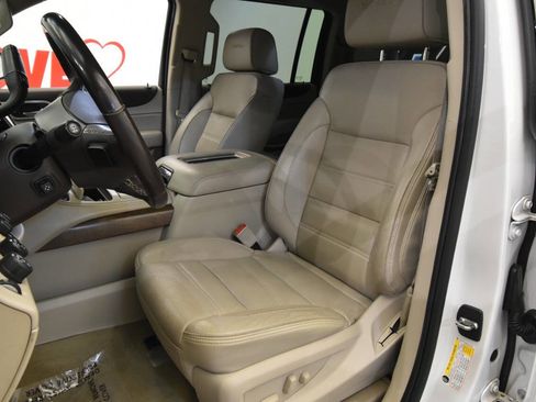 Used 2019 GMC Yukon XL Denali w/ Denali Ultimate Package image 11