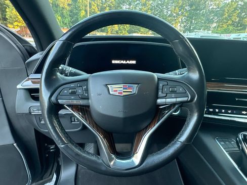 Used 2023 Cadillac Escalade ESV Luxury RWD image 16