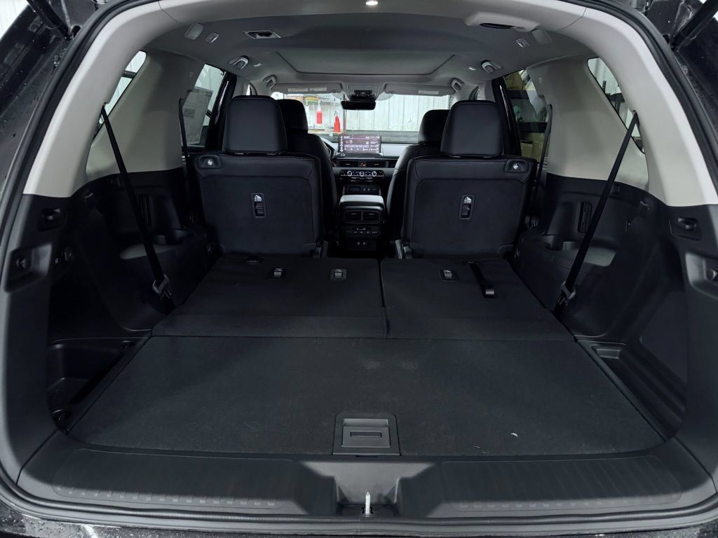 New 2026 Honda Pilot Touring image 12