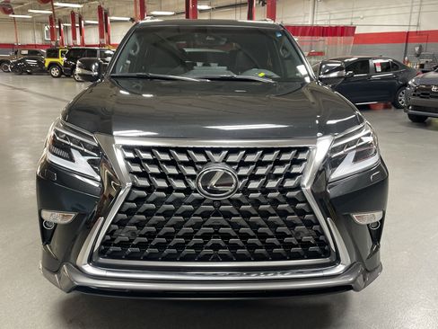 Used 2023 Lexus GX 460 Luxury w/ Sport Design Package AWD/4WD image 3
