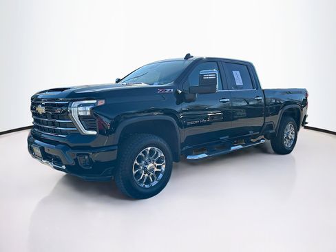 Used 2025 Chevrolet Silverado 2500 LT w/ Z71 Chrome Sport Edition image 3