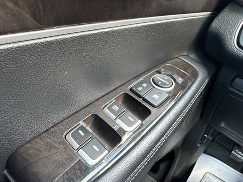 Used 2018 Kia Sorento AWD image 8