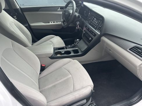 Used 2017 Hyundai Sonata SE FWD image 10