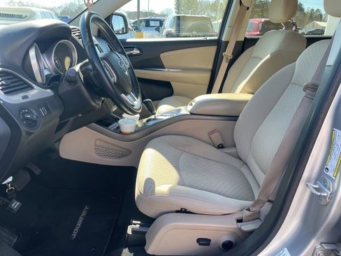 Used 2013 Dodge Journey SXT w/ Flexible Seating Group image 12