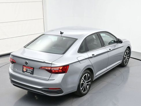 Used 2024 Volkswagen Jetta Sport image 33