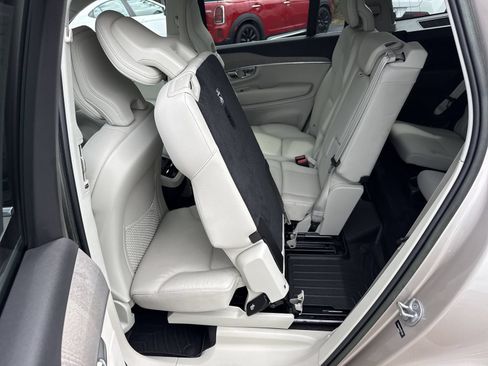 Used 2023 Volvo XC90 B6 Plus AWD/4WD image 11