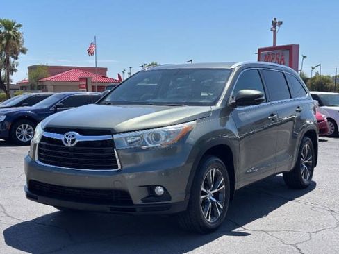 Used 2016 Toyota Highlander XLE AWD/4WD image 7