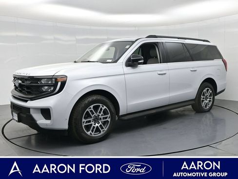 Used 2025 Ford Expedition Max Active AWD/4WD image 1