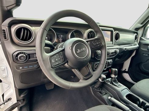 Used 2023 Jeep Wrangler Unlimited AWD/4WD image 12