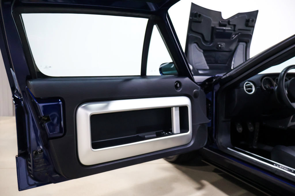 Used 2005 Ford GT RWD image 19
