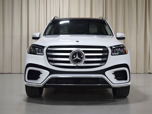 Used 2025 Mercedes-Benz GLS 450 4MATIC image 8