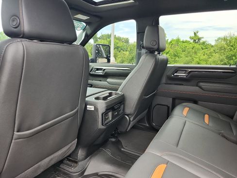 Certified 2025 GMC Sierra 2500 AT4 w/ AT4 Premium Plus Package AWD/4WD image 16