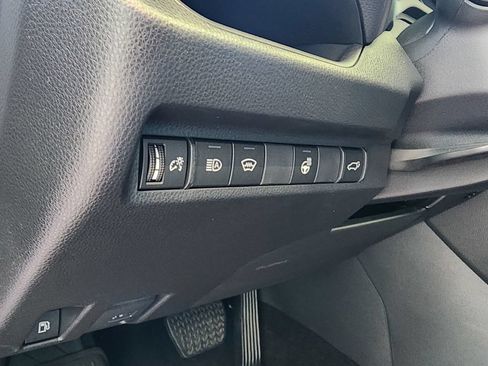Used 2023 Toyota RAV4 XLE Premium AWD/4WD image 18