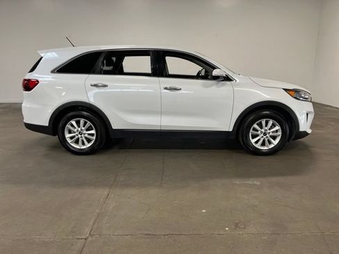 Used 2019 Kia Sorento FWD image 2