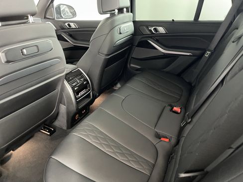 Certified 2025 BMW X5 xDrive40i w/ Executive Package image 17