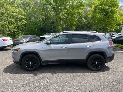 Used 2019 Jeep Cherokee Latitude w/ Popular Appearance Group AWD/4WD image 9