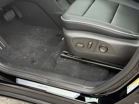 New 2027 Buick Enclave Preferred w/ Power Package FWD image 17