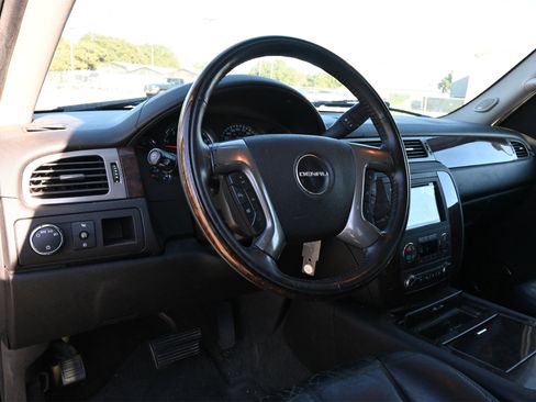 Used 2008 GMC Yukon Denali image 17