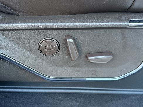 Used 2025 Ford F350 King Ranch w/ FX4 Off-Road Package image 15