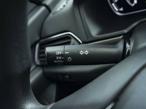 Used 2018 Honda Accord LX image 23