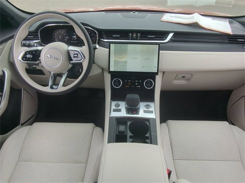 New 2025 Jaguar F-PACE R-Dynamic S image 9