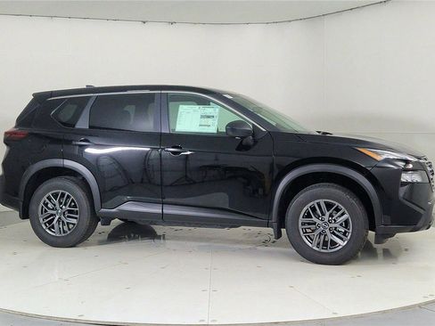 Used 2026 Nissan Rogue S image 8