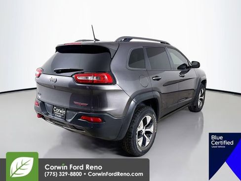 Used 2018 Jeep Cherokee Trailhawk AWD/4WD image 9