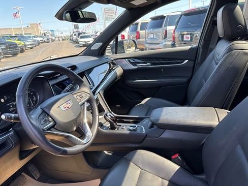 Used 2023 Cadillac XT6 Premium Luxury image 9
