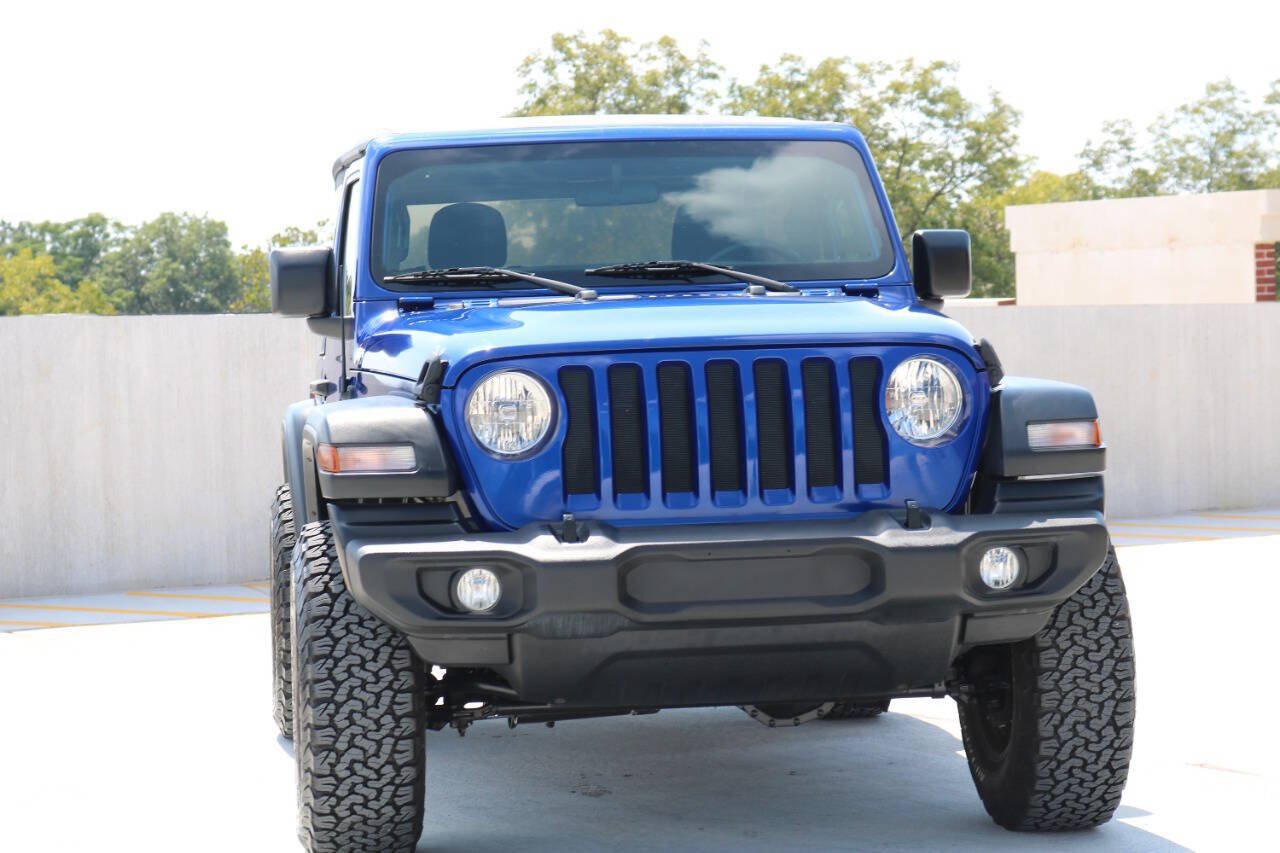 Used 2020 Jeep Wrangler Sport AWD/4WD image 3