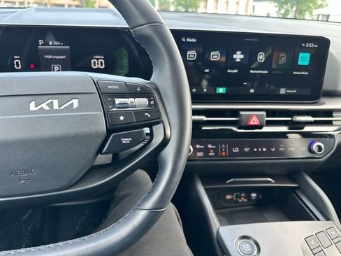 Certified 2026 Kia Sportage EX w/ EX Panoramic Sunroof Package AWD/4WD image 46