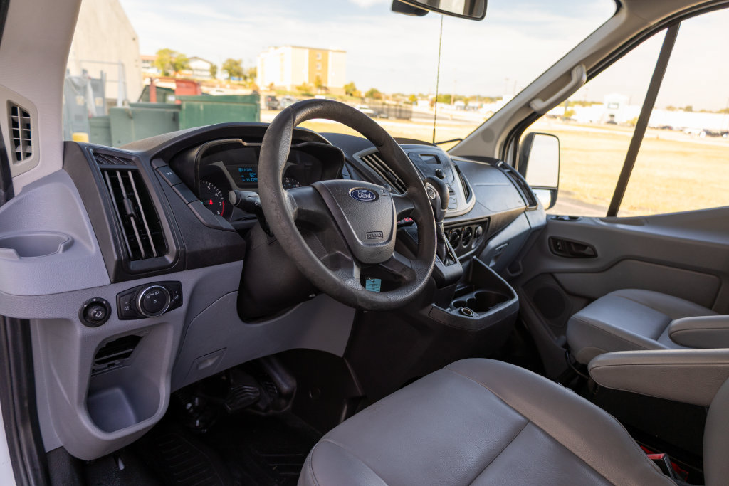 Used 2018 Ford Transit 150 XL RWD image 9
