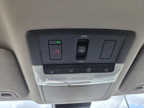 Used 2024 Nissan Altima 2.0 SR FWD image 19