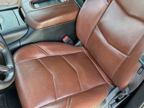 Used 2017 Cadillac Escalade Luxury AWD/4WD image 24