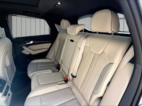 Certified 2023 Audi Q5 2.0T Premium Plus w/ Premium Plus Package AWD/4WD image 21