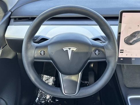 Used 2021 Tesla Model Y Long Range image 8