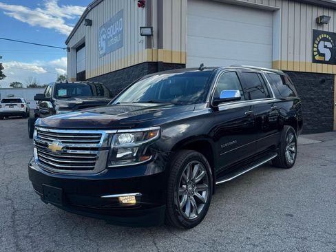 Used 2017 Chevrolet Suburban Premier image 2