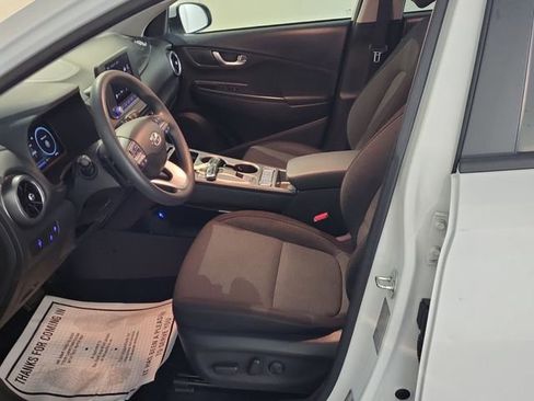 Used 2023 Hyundai Kona SE image 7