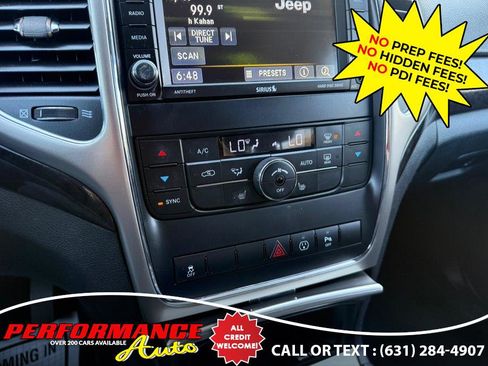 Used 2013 Jeep Grand Cherokee Laredo AWD/4WD image 12