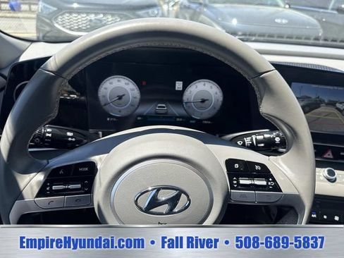 Used 2023 Hyundai Elantra SEL w/ Convenience Package FWD image 25