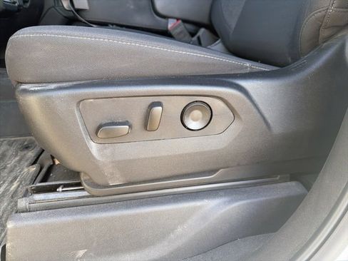 Used 2024 Chevrolet Silverado 2500 Custom w/ Custom Value Package image 39