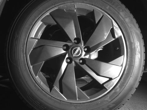 Used 2025 Nissan Rogue SV image 14