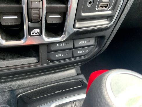 Used 2021 Jeep Gladiator Sport AWD/4WD image 31