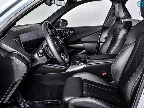 Used 2025 BMW X3 xDrive30i w/ Premium Package image 18