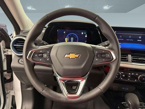 Used 2026 Chevrolet Trax LT w/ Driver Confidence Package FWD image 16