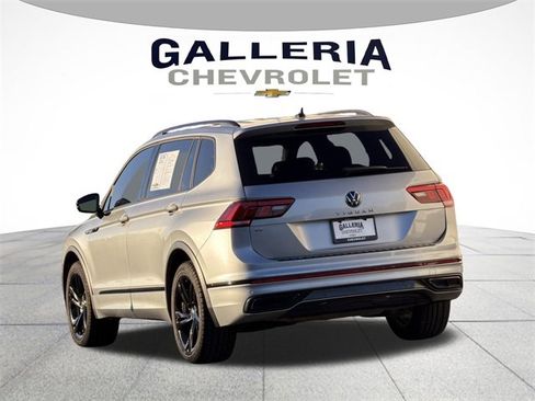 Used 2023 Volkswagen Tiguan SE R-Line image 5