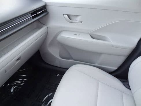Used 2025 Hyundai Kona SEL FWD image 35